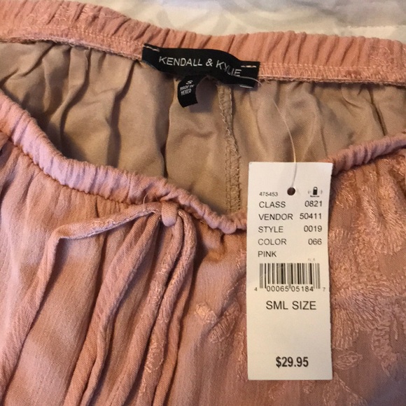 Kendall & Kylie shorts - Picture 2 of 3